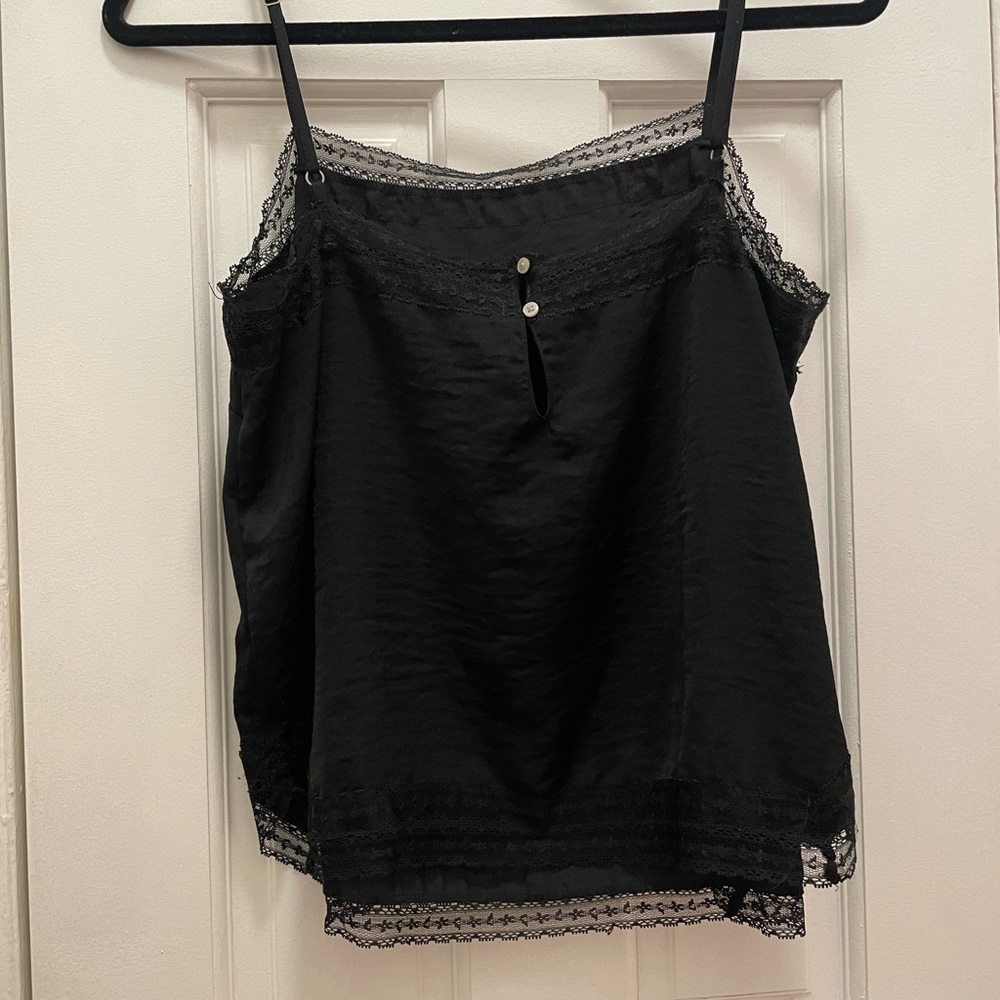 Abercrombie and Fitch black lace top with key hole back and lace trim